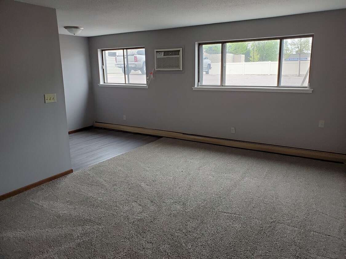 Living room - 3304 S Elmwood Ave