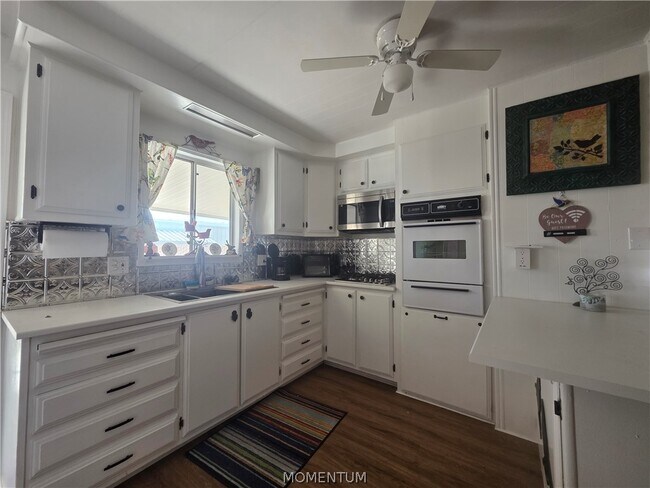 Building Photo - 2148 Whitewater Dr