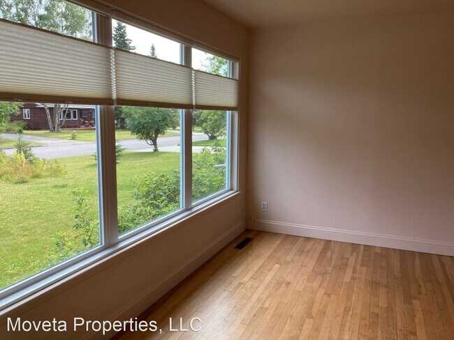 Foto del edificio - 5 br, 2 bath House - 2536 Saint Elias Drive