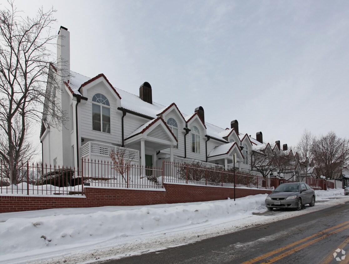 Foto del edificio - 1101-1109 W 47th St