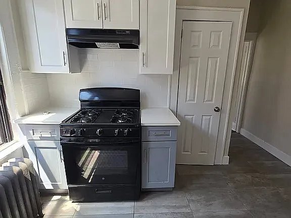 Foto del edificio - 494 E 23rd St