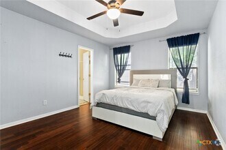 Building Photo - 2803 Diaz Dr