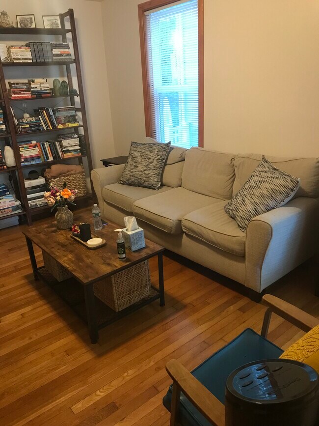 Building Photo - 13 Melvin St