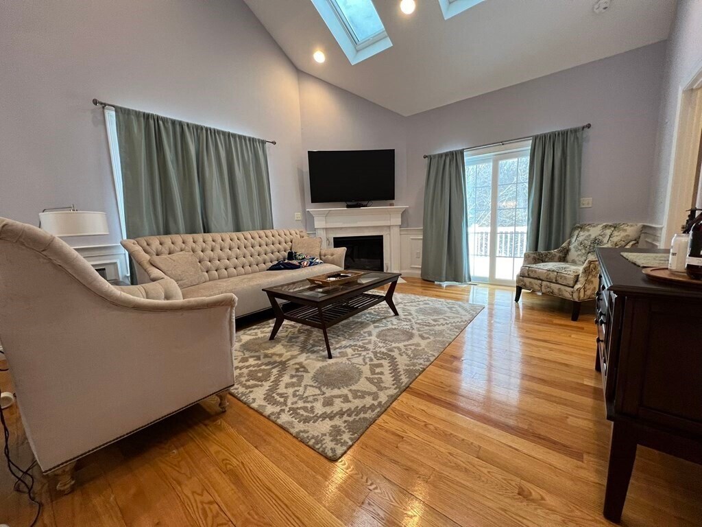 18 Grey Oaks Cir, Lexington, MA 02421 Townhome Rentals in Lexington MA