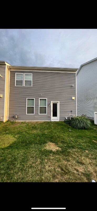 Foto del edificio - 61 Filbert Dr