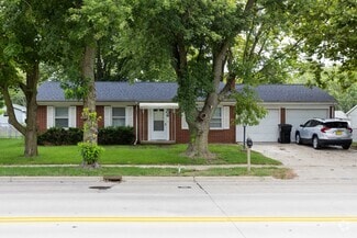 Building Photo - 806 S Cottage Ave