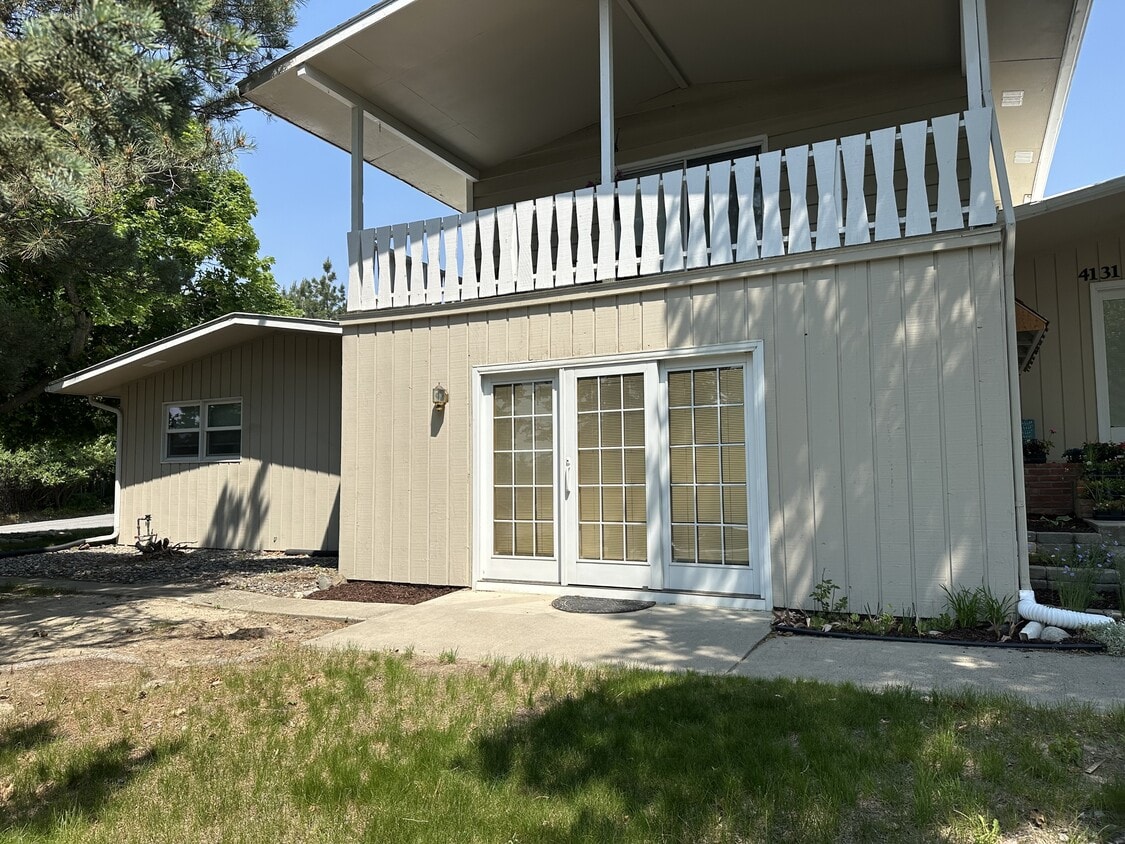 Primary Photo - 4131 Rimrock Rd