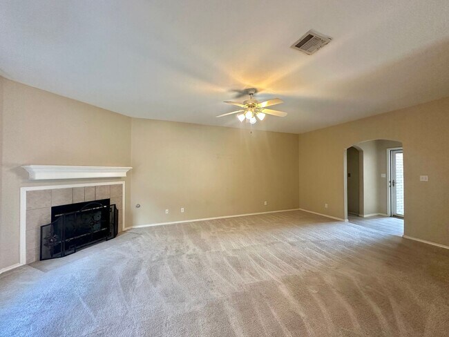 Building Photo - Charming Home in Round Rock, TX