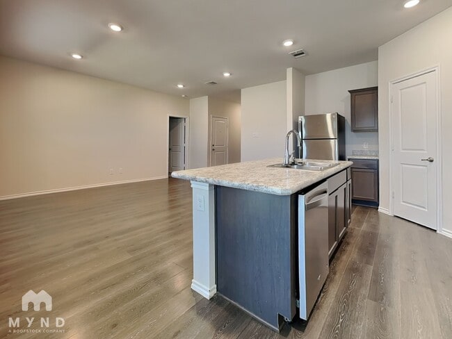 Building Photo - 3008 Aberdeen Dr