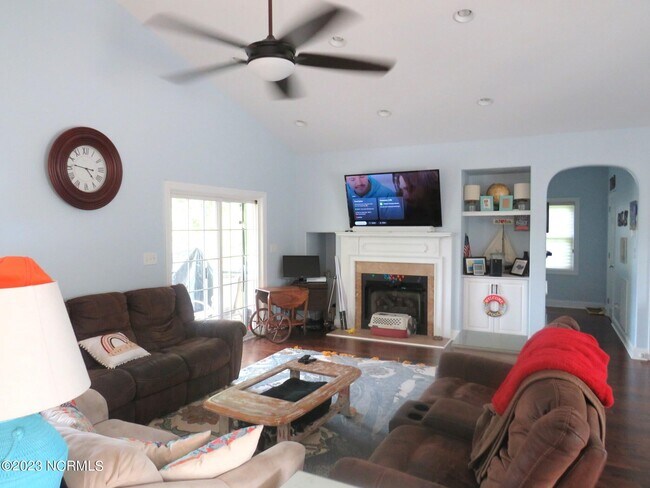 Building Photo - 9805 Outrigger Ct