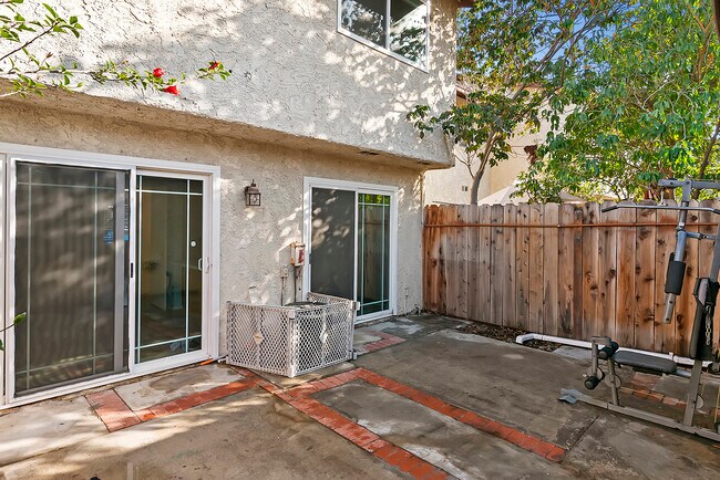 Building Photo - 8707 Cedros Ave