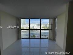 Foto del edificio - 400 Leslie Dr