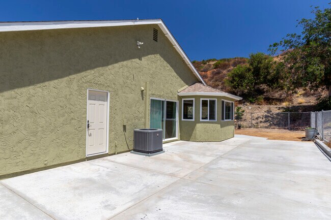 Building Photo - 7188 Ruane St