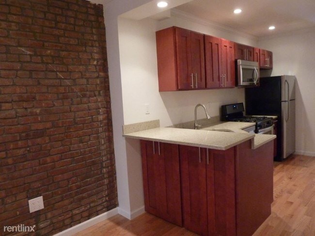 Building Photo - 207 E 73rd St