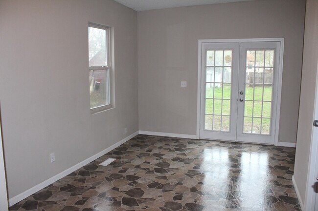 Foto del edificio - Updated 4 Bed, 2 Ba Home Available to Rent...