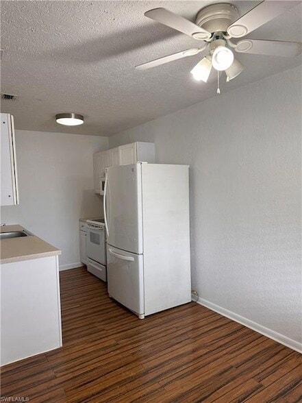Foto del edificio - 4629 Bayshore Dr