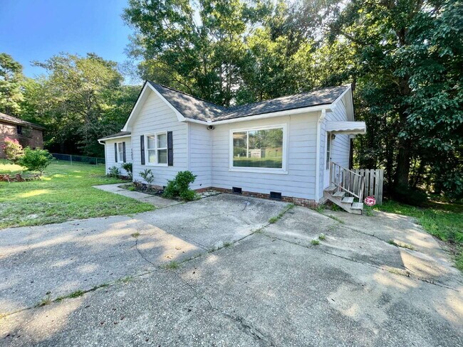 Foto del edificio - 3 Bed, 2 Bath Nest In Fayetteville
