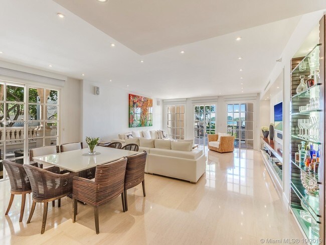 Foto del edificio - 2111 Fisher Island Dr