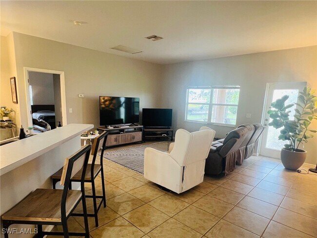 Foto del edificio - 1124 SW 45th St