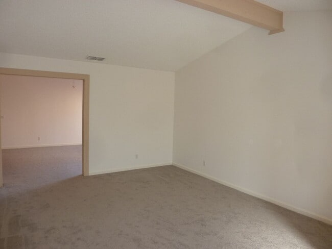 Photo - 2 Bedroom Duplex for Rent with Garage House
