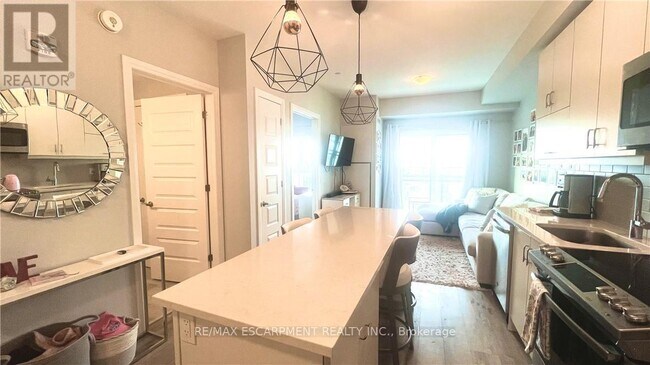 Building Photo - 128 Grovewood Common