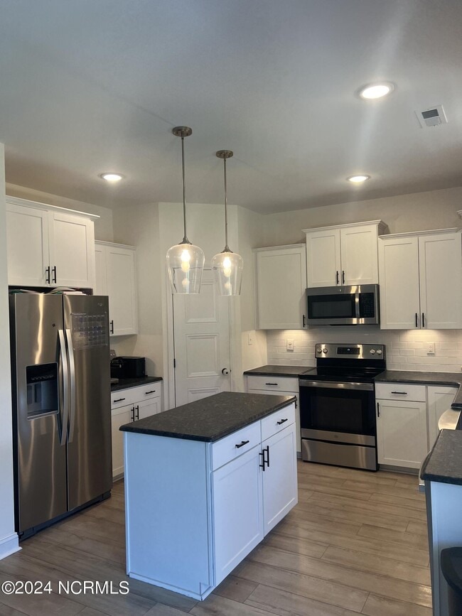 Foto del edificio - 1615 Redbud Ct