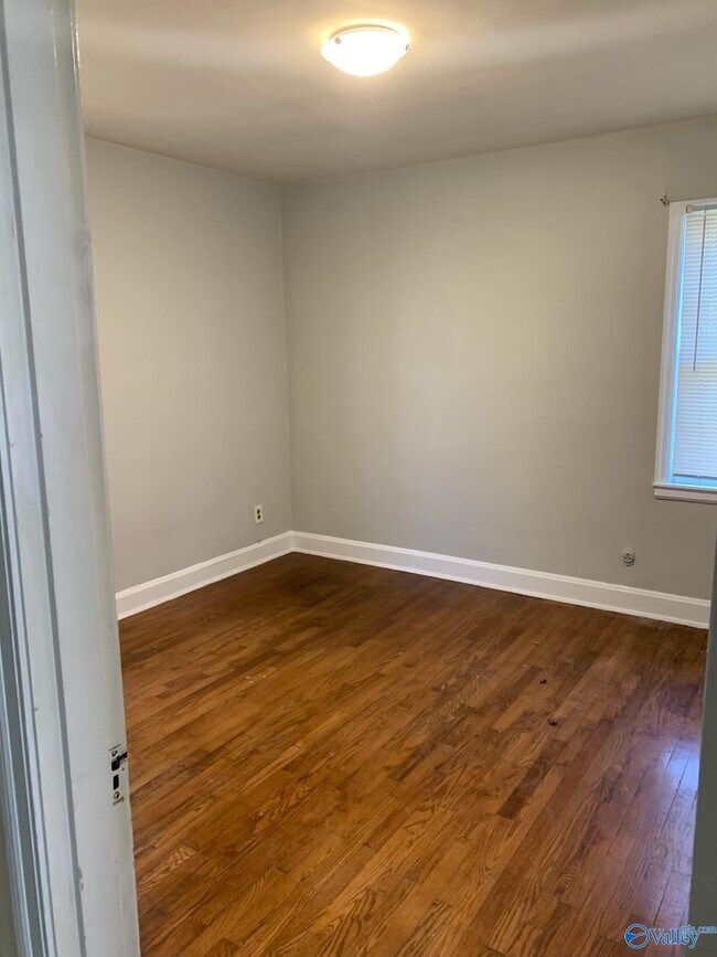 Building Photo - 315 Thornton Ave SW