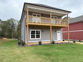 Building Photo - 250 Bella Wy