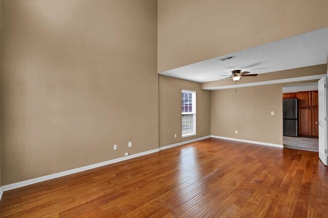 Building Photo - 204 Greenleaf Dr