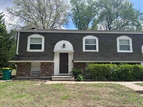 Building Photo - 10705 W 90th Terrace