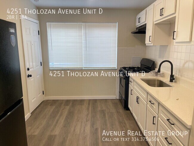 Foto del edificio - 4251 Tholozan Ave