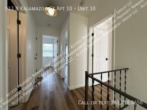 Building Photo - 913 N Kalamazoo St