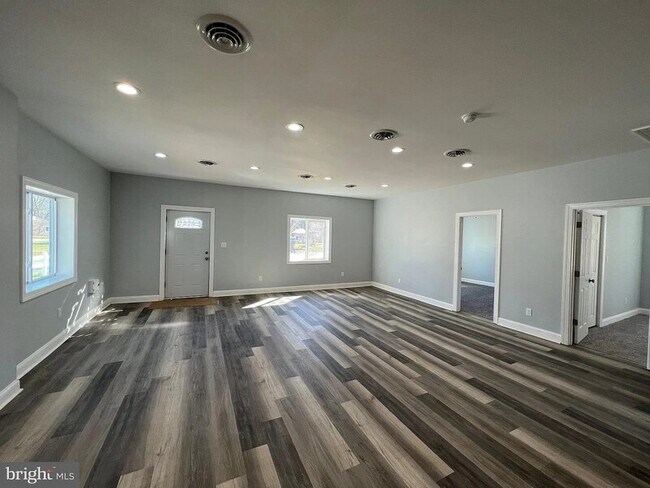 Foto del edificio - 141 Bunche Blvd