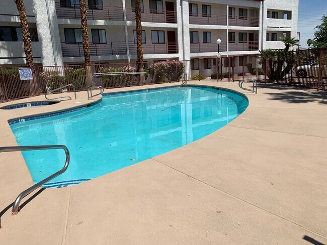 Building Photo - Cozy 1 bedroom unit near campus