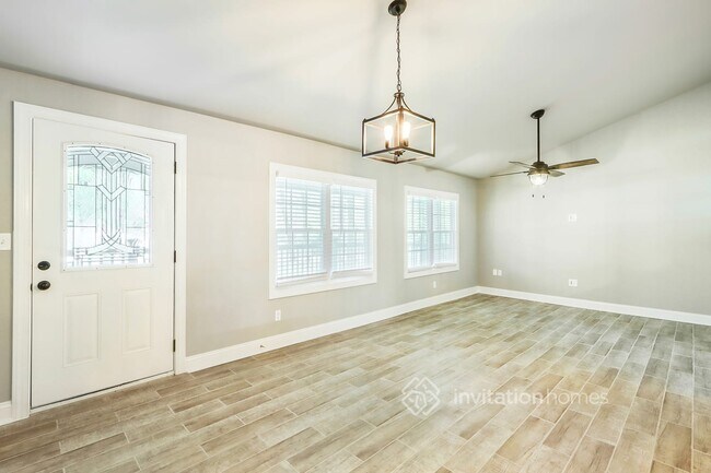 Building Photo - 484 Dot Dr