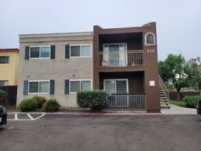 Building Photo - 550 Graves Ave