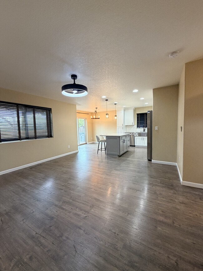 Foto del edificio - 4029 Thoroughbred Ave SE