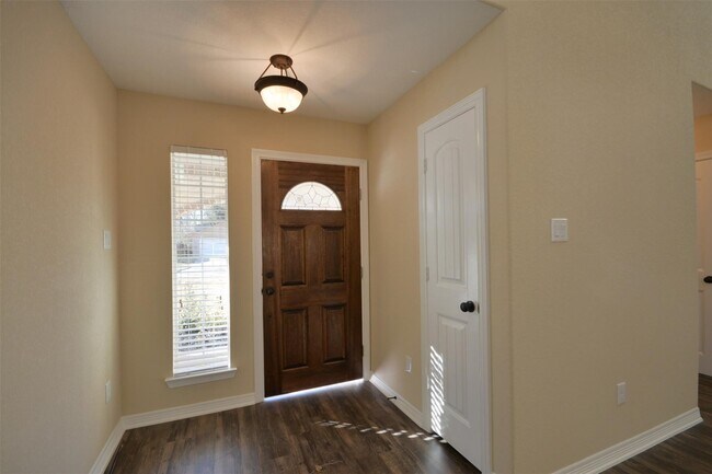 Foto del edificio - 3615 Kennington Ct