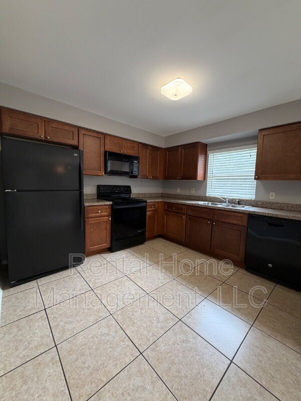 Building Photo - 100 Sweet Gum Ct
