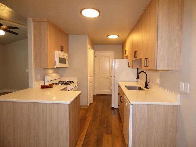 Foto del edificio - 3576-3578 Fisher Ct NE Salem, OR 97305