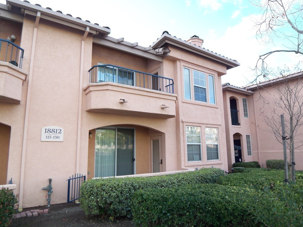 Foto principal - Cute and Cozy 1Br/1Ba Condo in Gated Commu...