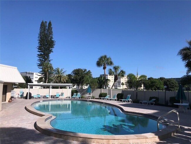 Foto del edificio - 4210 Ironwood Cir