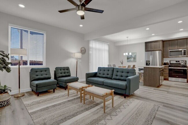 Building Photo - 3719 Venice Grove