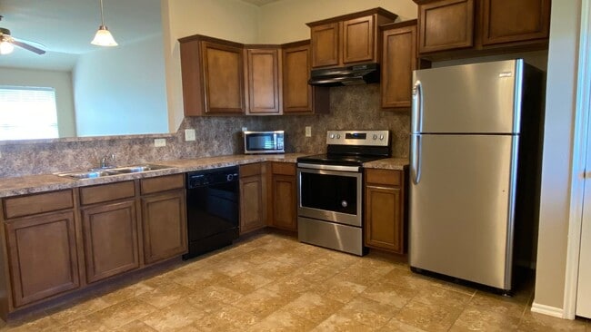 Foto del edificio - Cute 3 Bedroom Home In Piedmont Schools