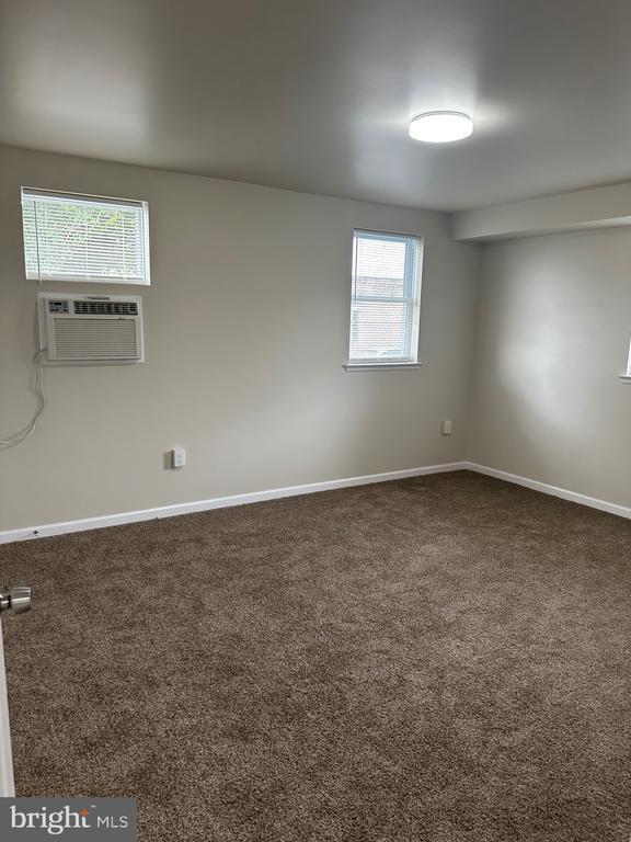 Foto del edificio - 122 E Ridge Rd