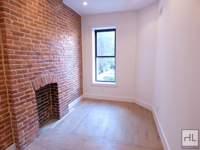 Building Photo - 583 Bergen St