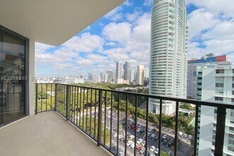 Building Photo - 1865 Brickell Ave