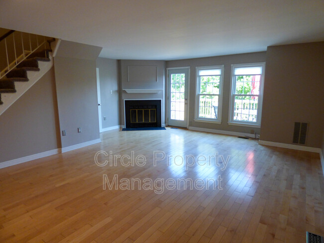 Building Photo - 7405 Duddington Dr