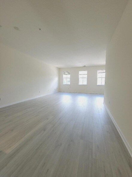 Foto del edificio - 221 Greenwich Cir