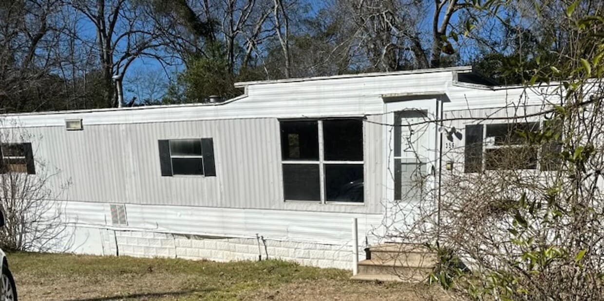 Primary Photo - AVAILABLE NOW IN AIKEN ! NO PETS! Call 803...